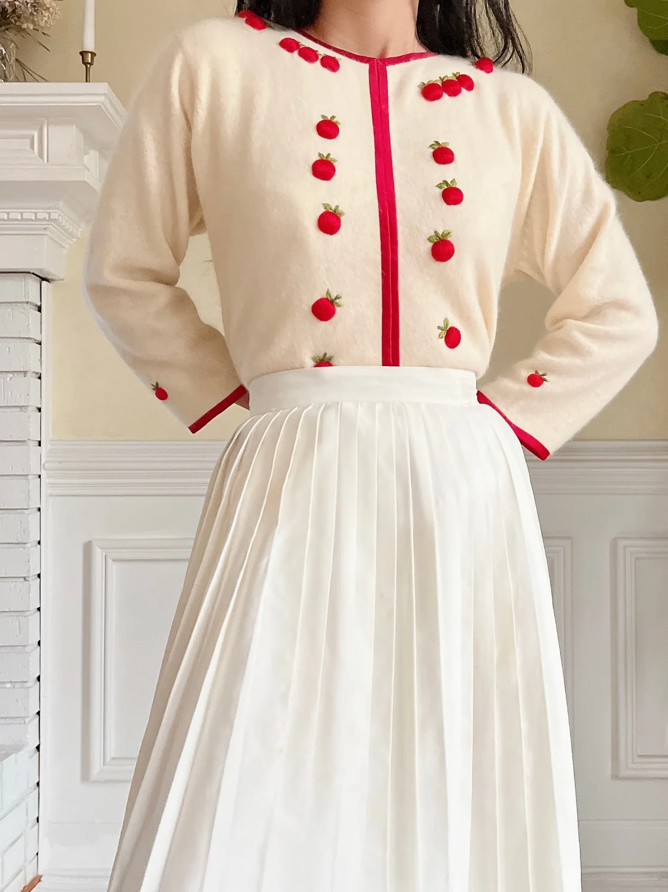 Vintage Cherry Embroidered Cardigan - S/M